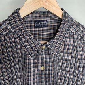 Levi’s button up